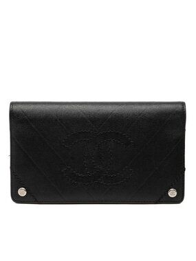 Chanel Stitch CC Logo Bifold Wallet Black Lambskin